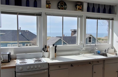 Mendocino Apartment | Mendocino Ocean View Apartment #6
