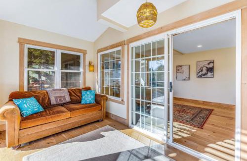 Little River House | Mendocino Redwood Retreat - Vista Home