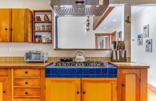 Little River House | Mendocino Redwood Retreat - Vista Home