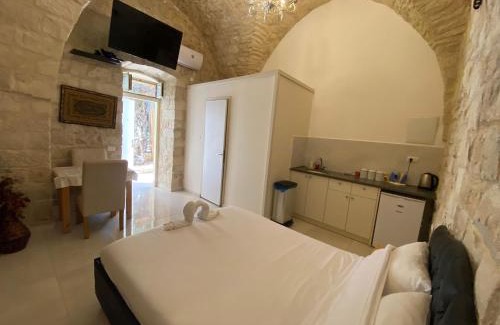 Safed Old City House | Mendy's Accommodation
