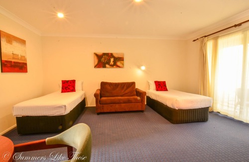 Moama Hotel | Meninya Palms Moama