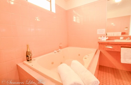 Moama Hotel | Meninya Palms Moama