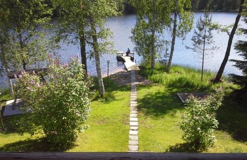 Kitula House | Menninkäinen Cottage