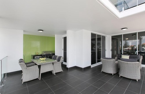 South Brisbane Apartment | Menso at Southbank