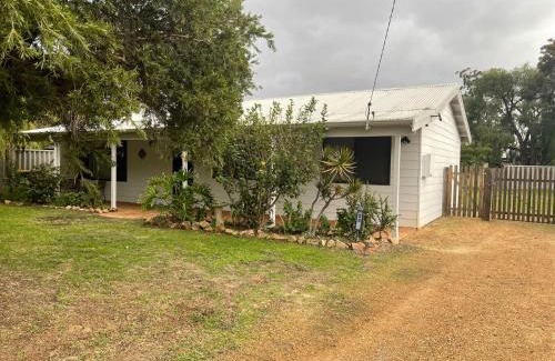 Dunsborough House | Menta Cottage