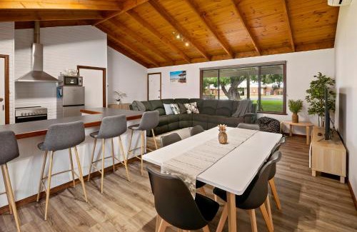 Dunsborough House | Menta Cottage