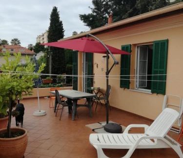 Menton Apartment | Menton apartment with large terrace
