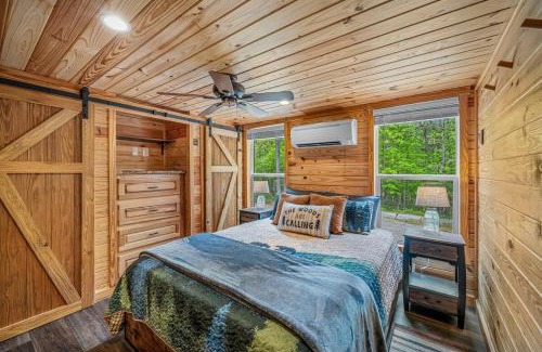 Mentone House | Mentone Tranquility Base with Hot Tub