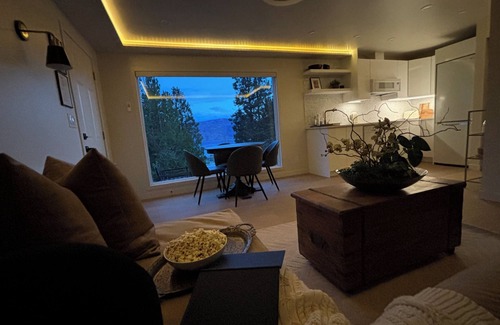 Central Okanagan Apartment | Menu Vista Modern Lakeview Retreat