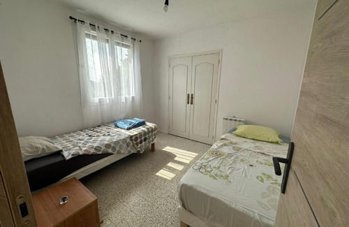 Gignac-la-Nerthe Apartment | Mer et calanques.