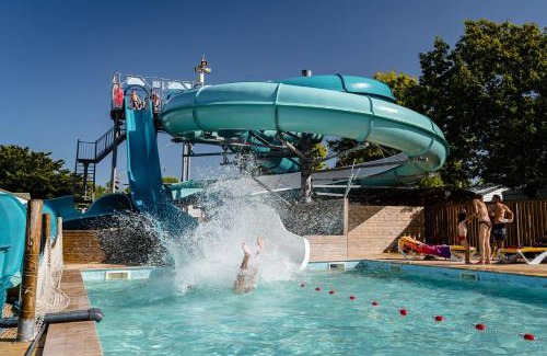 Saint-Georges-d'Oleron Apartment | Mer et Soleil 5 étoiles à Oléron empl 170 3CH 1SDB 8 personnes