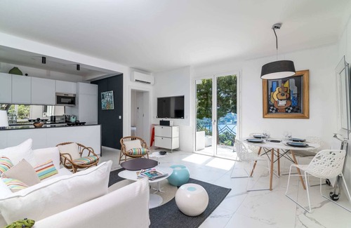 Eze Apartment | Mera - Two Bedroom Apartment, Sleeps 4