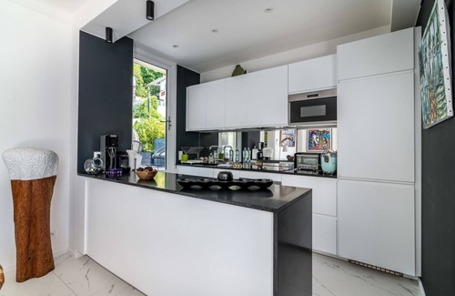 Eze Apartment | Mera - Two Bedroom Apartment, Sleeps 4