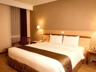 Depok Hotel | Merapi Merbabu Hotel Yogyakarta Powered by Archipelago