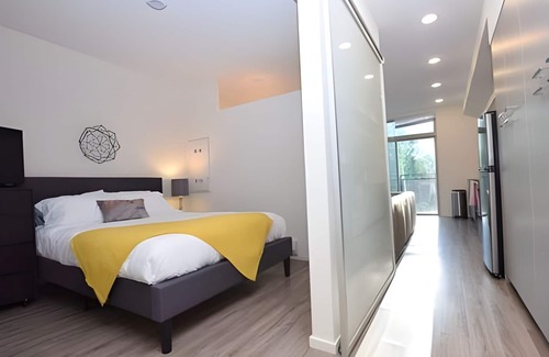 Mercer Island Apartment | Mercer Island 1 BR 3| Fast WiFi | Gym | Sophari