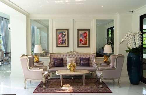 Chang Phueak Hotel | Merchant Villa