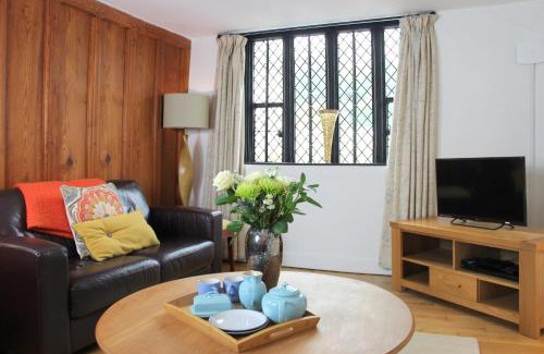 Dartmouth Apartment | Merchants Rise