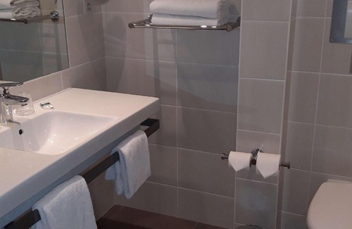 Lanvallay Hotel | Mercure Dinan Port Le Jerzual