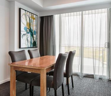 Birtinya Hotel | Mercure Sunshine Coast Kawana Waters