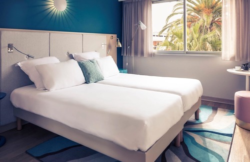Villeneuve Loubet Beach Hotel | Mercure Villeneuve Loubet Plage