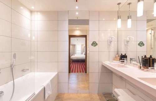 Srodmiescie Hotel | Mercure Warszawa Grand