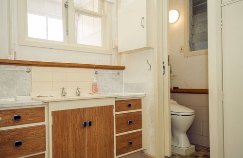 Whitianga Cottage | MERCURY BAY MAGIC - WHITIANGA HOLIDAY HOME in Ferry Landing