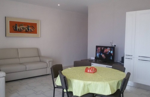 Marsalforn Apartment | MERHBA BEACH FRONT CORNER APARTMENT.