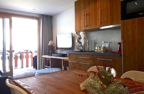 Les Allues Apartment | MERIBEL MOTTARET ALL INCLUSIVE SKI IN&OUT, LUXURIOUS DUPLEX 4 * IN PEACE, PARKIN
