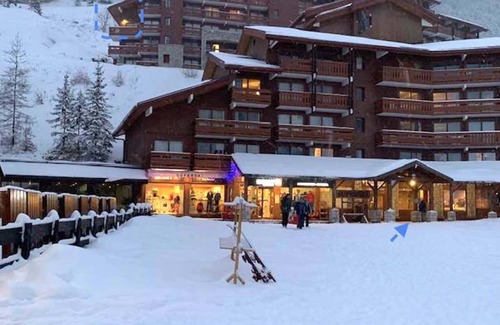 Les Allues Apartment | MERIBEL MOTTARET ALL INCLUSIVE SKI IN&OUT, LUXURIOUS DUPLEX 4 * IN PEACE, PARKIN