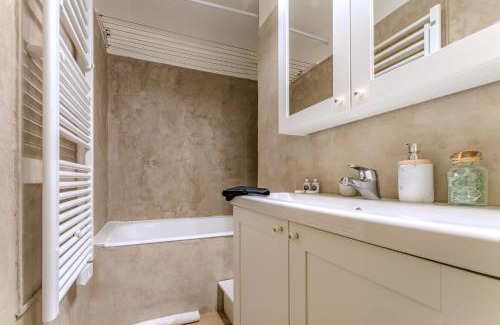 Chambery Apartment | Meribel Ski In Mountain Flat with Balcony and Sleeps 6 MV 31