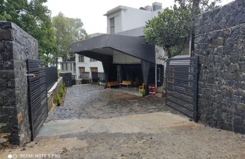 Manjakuttai Hotel | MERIDIAN HILL TOP YERCAUD