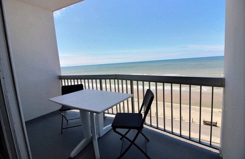 Hardelot-Plage Apartment | MERIDIEN D4 : Pleasant Studio cabin 4th floor sea front, for 3 people max. at.