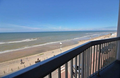 Hardelot-Plage Apartment | MERIDIEN D4 : Pleasant Studio cabin 4th floor sea front, for 3 people max. at.