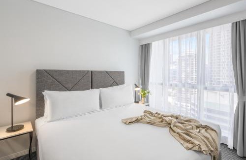 Brisbane Central Business District Hotel | Meriton Suites Adelaide Street, Brisbane