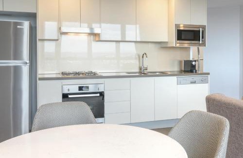 Brisbane Central Business District Hotel | Meriton Suites Adelaide Street, Brisbane