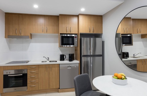 Waterloo Apartment | Meriton Suites Waterloo