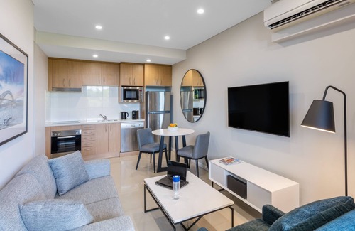 Waterloo Apartment | Meriton Suites Waterloo