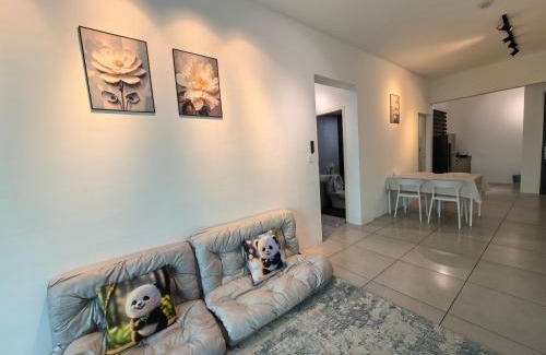 Central Seberang Perai Apartment | Meritus Family Comfy Deluxe Home