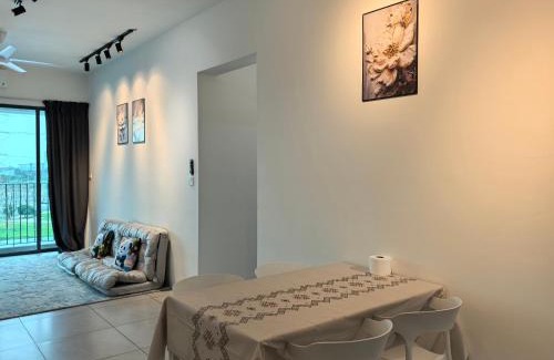 Central Seberang Perai Apartment | Meritus Family Comfy Deluxe Home