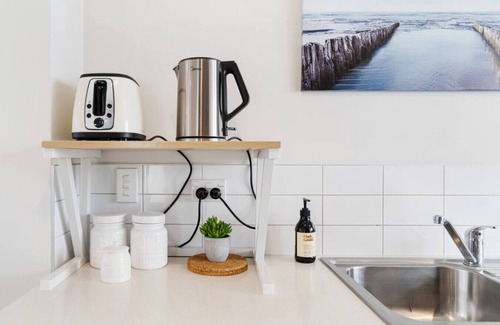 Merivale Apartment | Merivale comfy 2 beds with free parking