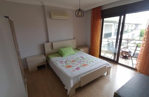Marmaris City Center Apartment | Merkezi konumda dublex, havuzlu ve kapalı garajlı daire