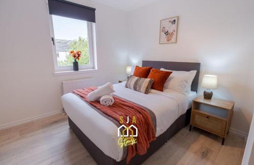 Central Aberdeen Apartment | Merkland Stay - SJA Stays - Modern 2 Bed Apartment