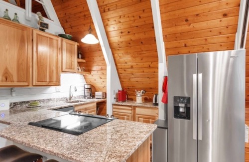 Bellaire Ski Chalet | Merlin Hütte. a MAGICAL a-frame at Schuss Mountain/Shanty Creek Resort