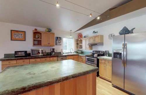 Bandon House | Mermaid Beach House