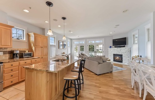 Saugatuck Villa | Mermaid Cove - Three Bedroom Villa, Sleeps 7