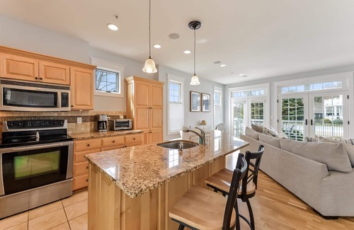 Saugatuck Villa | Mermaid Cove - Three Bedroom Villa, Sleeps 7