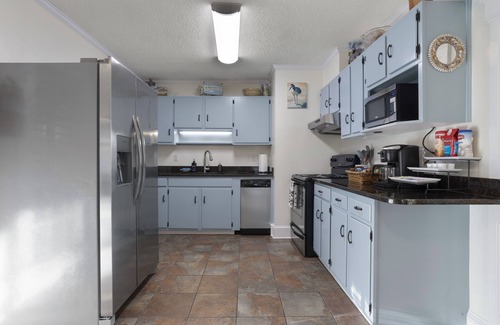Ocean Springs House | Mermaid Dreams: Spacious 3 bedrooms 2.5 bath with pool ALL in golf cart district