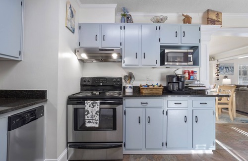 Ocean Springs House | Mermaid Dreams: Spacious 3 bedrooms 2.5 bath with pool ALL in golf cart district