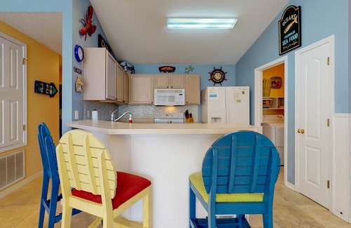 Fort Walton Beach - Destin House | MERMAID - Largest Heated Pool,Walk to Private Beach,GolfCart/LSV,Pet Friendly.