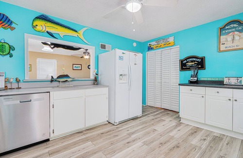 Lenox Park House | Mermaid Manor - Only 1 Bldg from A1A! - 3BR/3BA